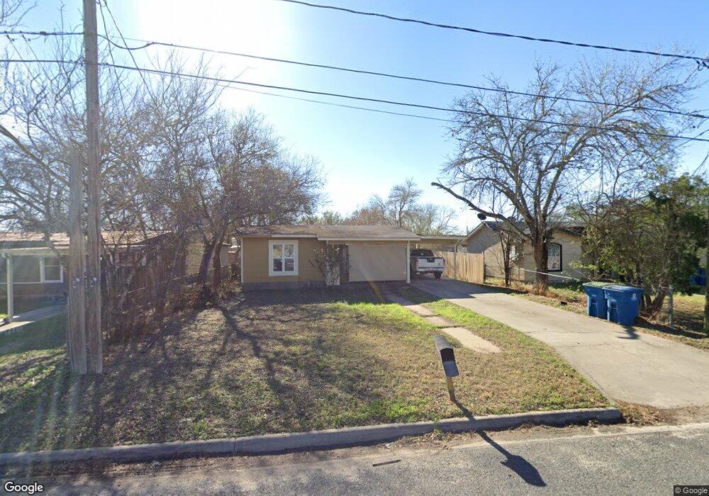 605 W Randall St, Beeville, TX 78102 - photo 1