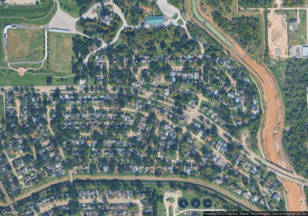 4942 Bayou Vista Dr, Houston, TX 77091 - photo 1