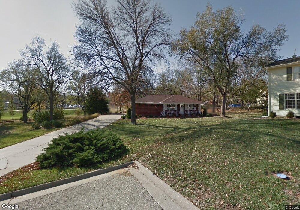 2898 SW College Ct, Topeka, KS 66611 - photo 1