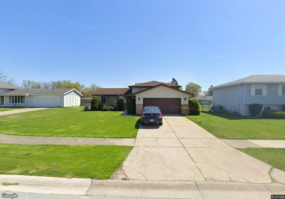 9807 Lincoln Ct, Crown Point, IN 46307 - photo 1