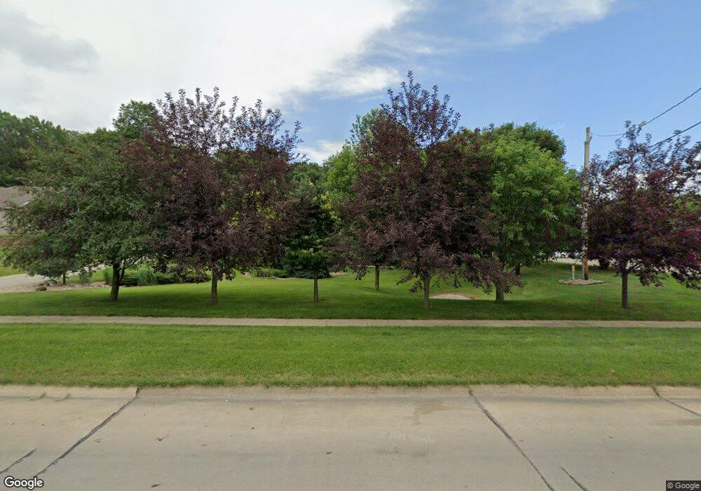 417 Wiley Blvd NW, Cedar Rapids, IA 52405 - photo 1