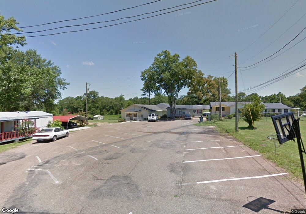 1027 Dillon Rd, McComb, MS 39648 - photo 1