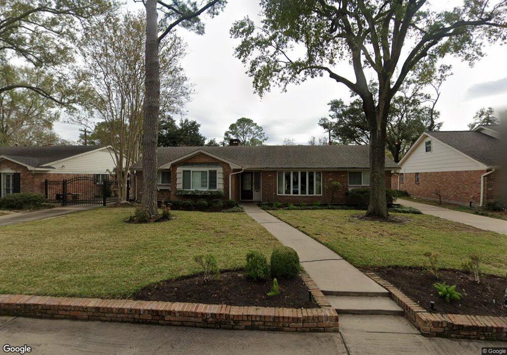 10047 Burgoyne Rd, Houston, TX 77042 - photo 1