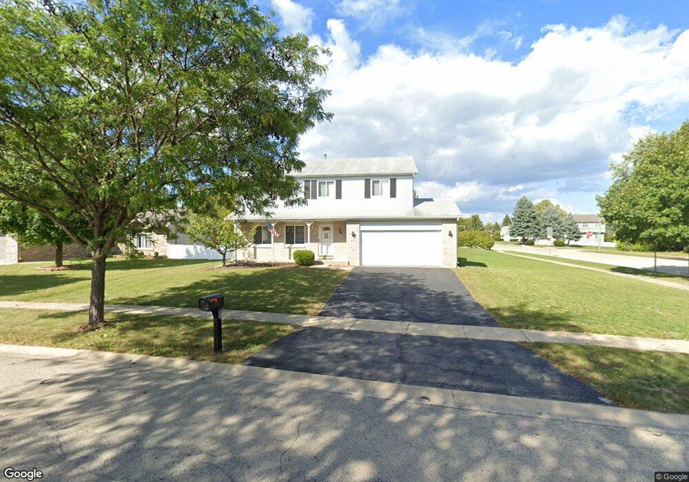 401 Badger Ln, Oswego, IL 60543 - photo 1