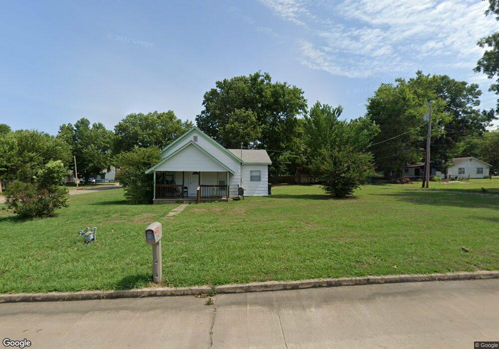 204 E 11th St, Claremore, OK 74017 - photo 1