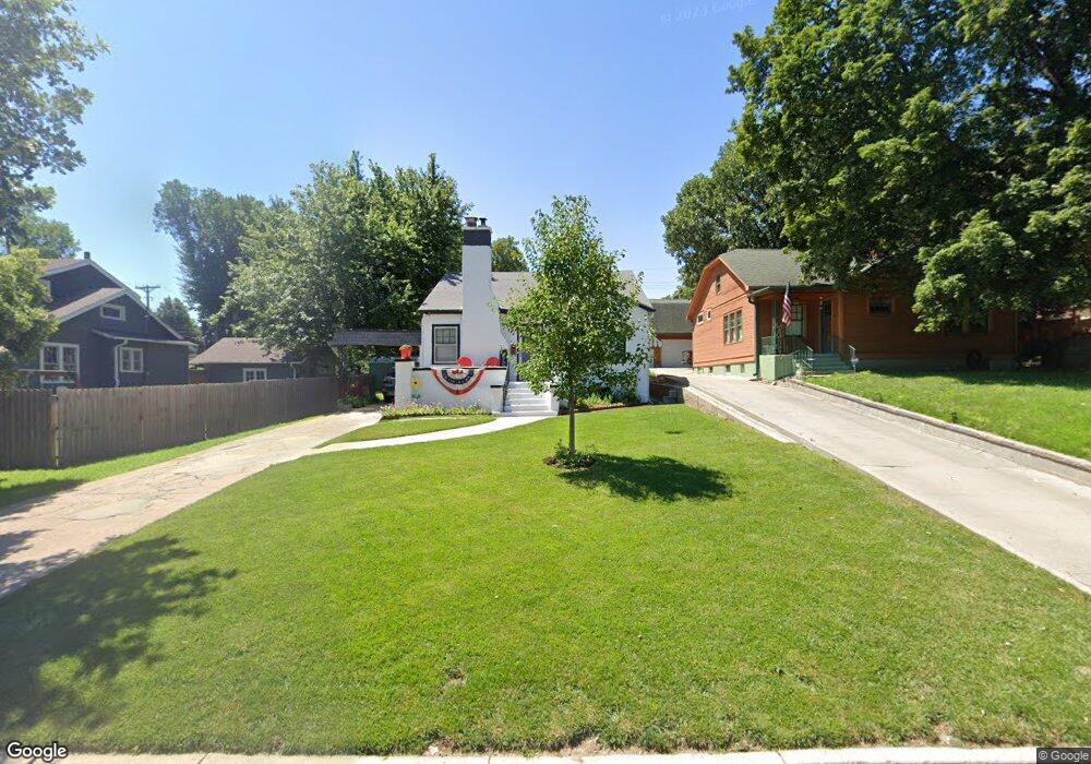 612 W 10th St, Concordia, KS 66901 - photo 1