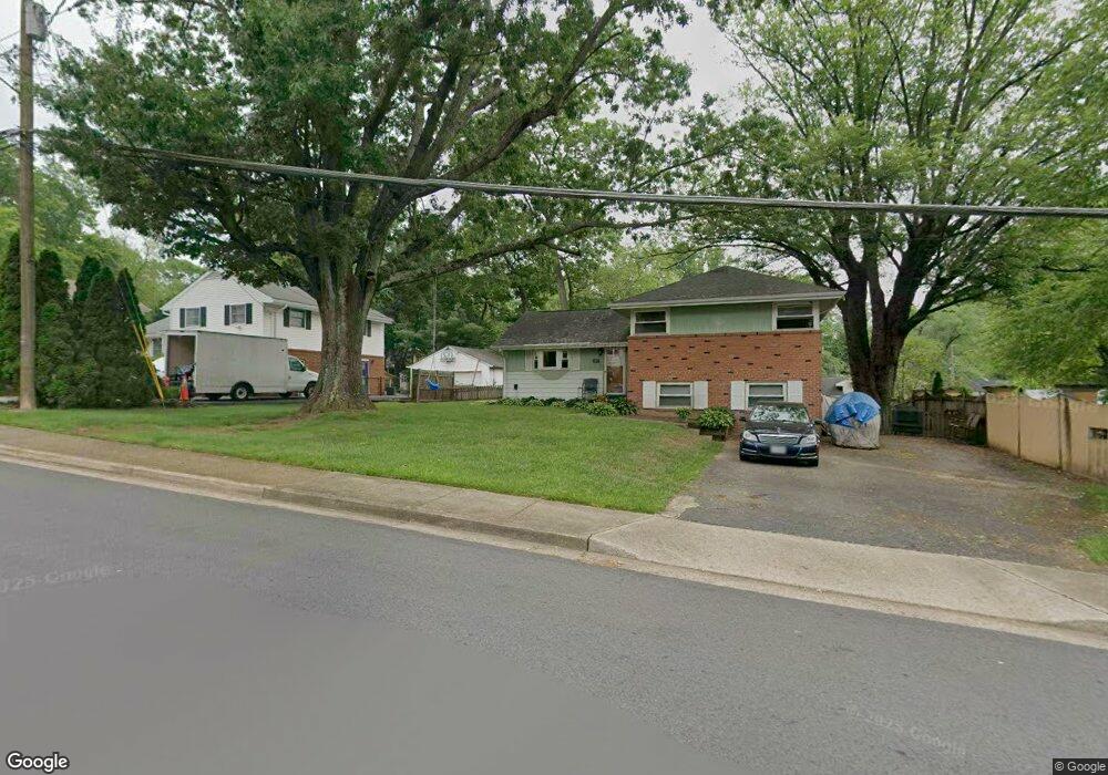 10821 Maple St, Fairfax, VA 22030 - photo 1