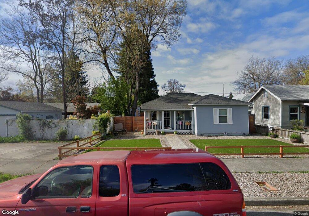 410 NW E St, Grants Pass, OR 97526 - photo 1