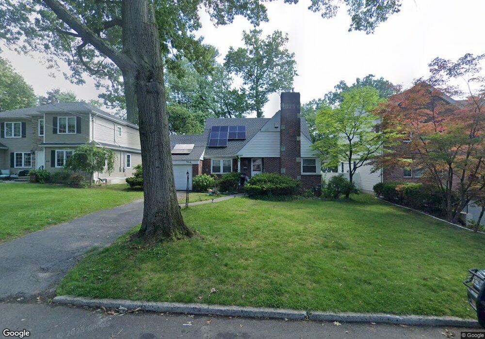704 Forest Ave, Teaneck, NJ 07666 - photo 1