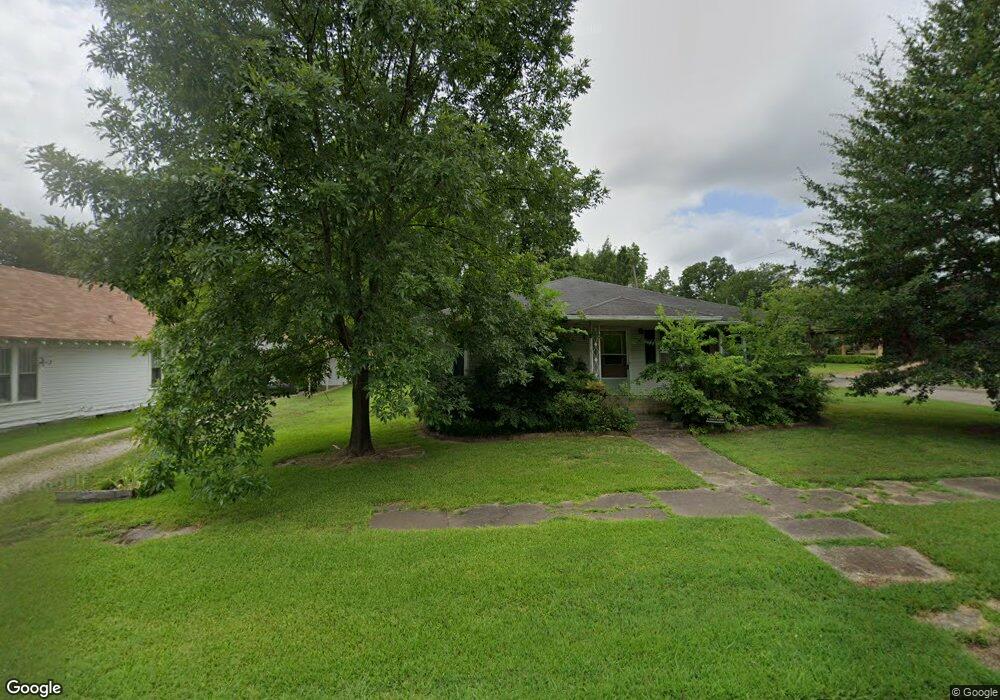 602 E Brown St, Hugo, OK 74743 - photo 1