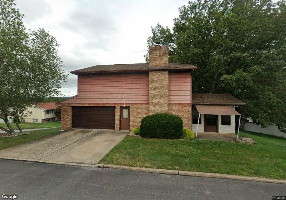 991 Perry Ct, Hazleton, PA 18201 - photo 1