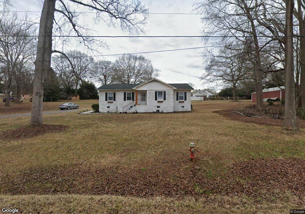 108 Hillcrest Ave, Clover, SC 29710 - photo 1