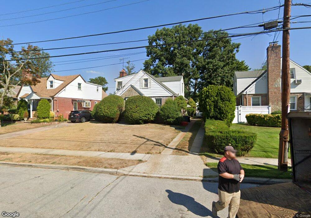 33 Carol St, West Hempstead, NY 11552 - photo 1