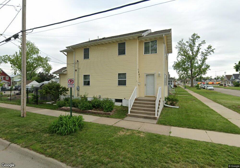 1001 9th St SW, Cedar Rapids, IA 52404 - photo 1