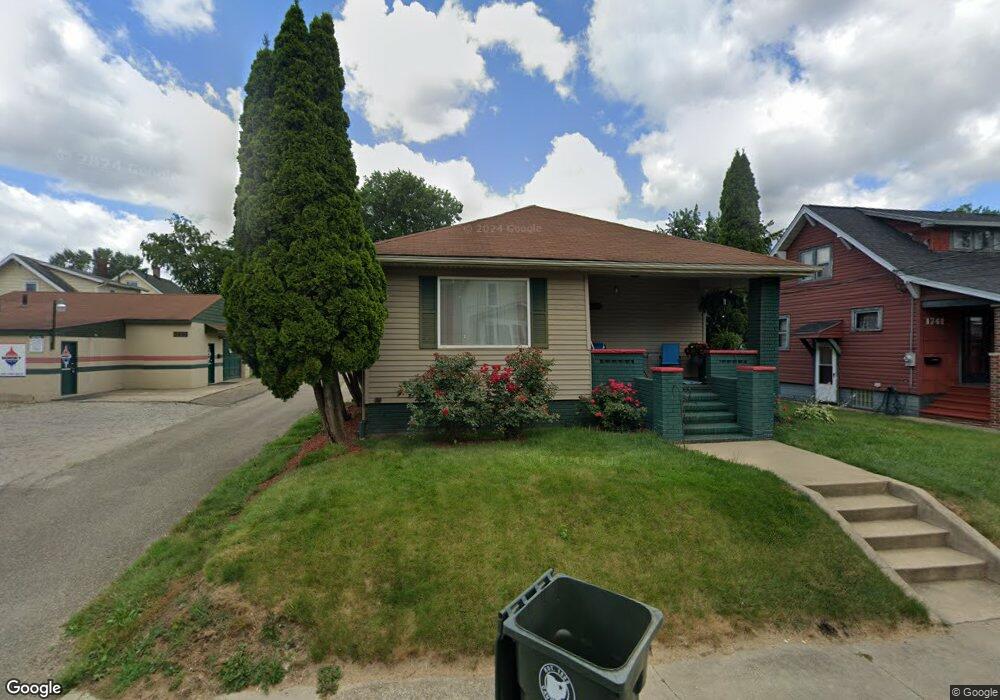 1737 Maple Ave NE, Canton, OH 44705 - photo 1