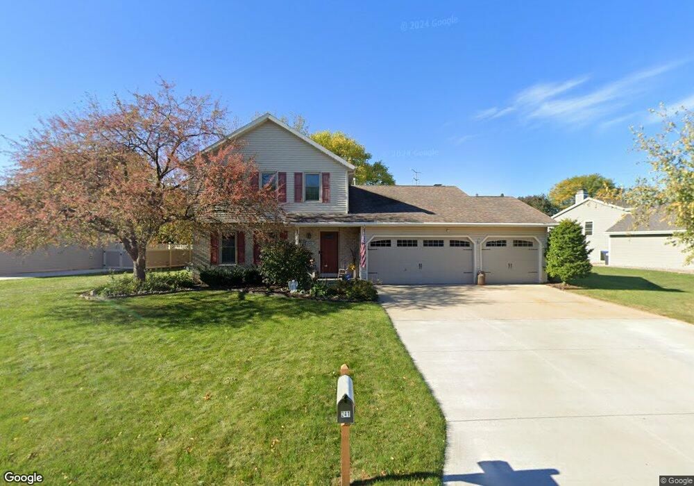 241 Woodstock Ln, Appleton, WI 54915 - photo 1