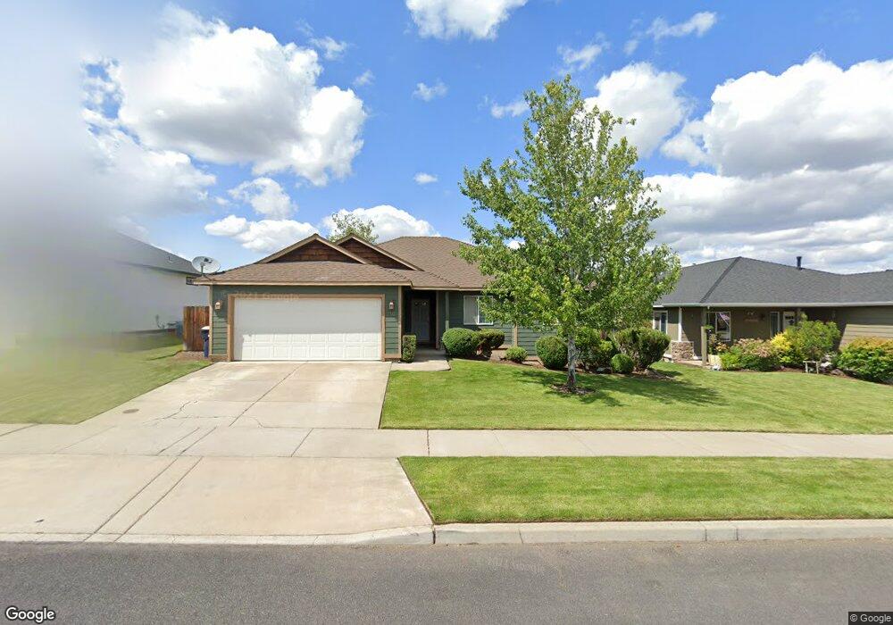 2215 NW Elm Ave, Redmond, OR 97756 - photo 1