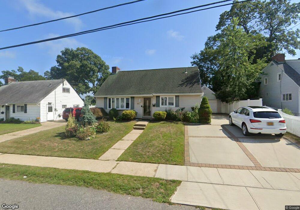 34 E Gate unit 2nd Floor, Copiague, NY 11726 - photo 1