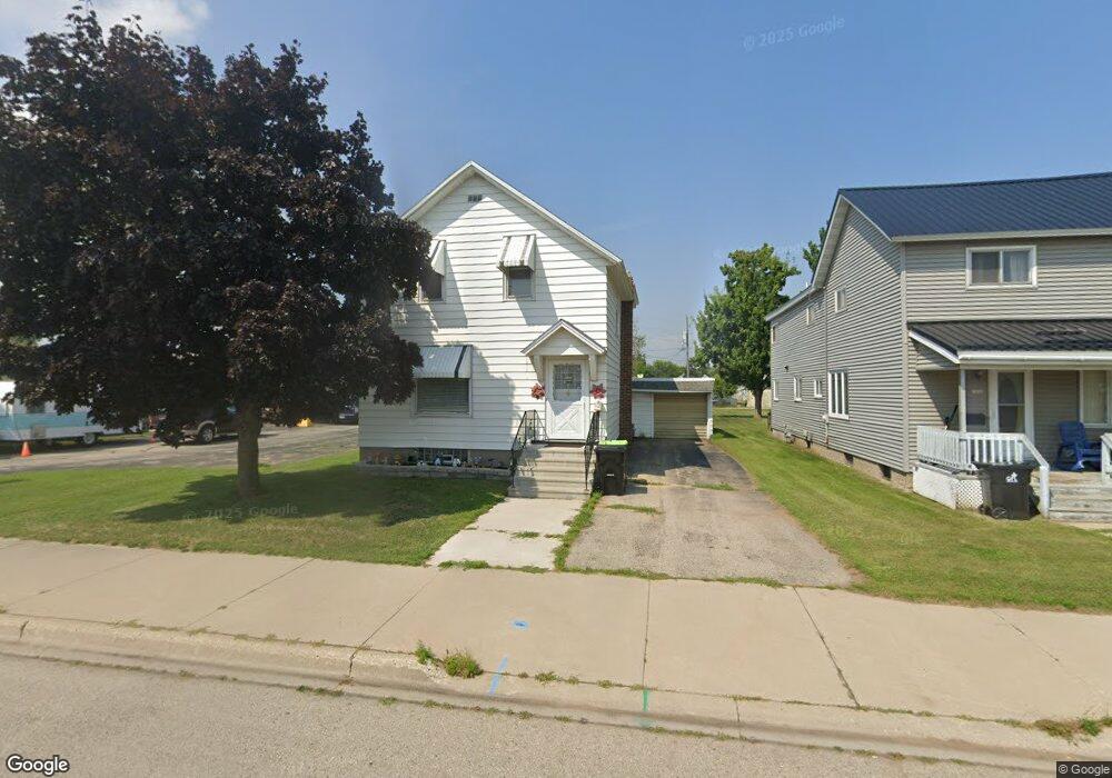 1628 10th Ave, Menominee, MI 49858 - photo 1