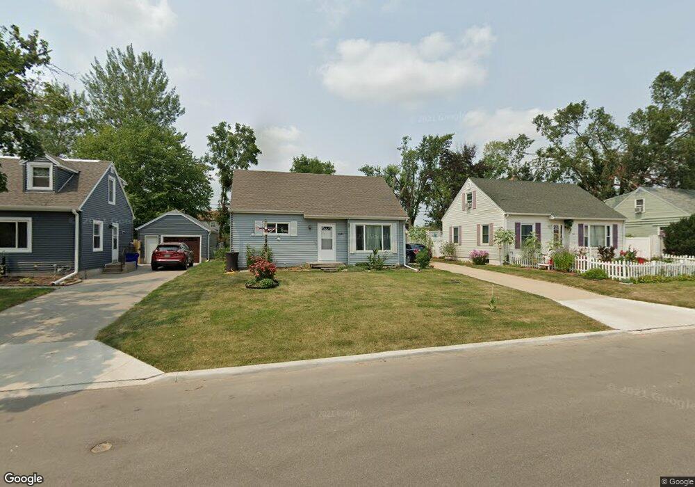 1940 Chandler St SW, Cedar Rapids, IA 52404 - photo 1