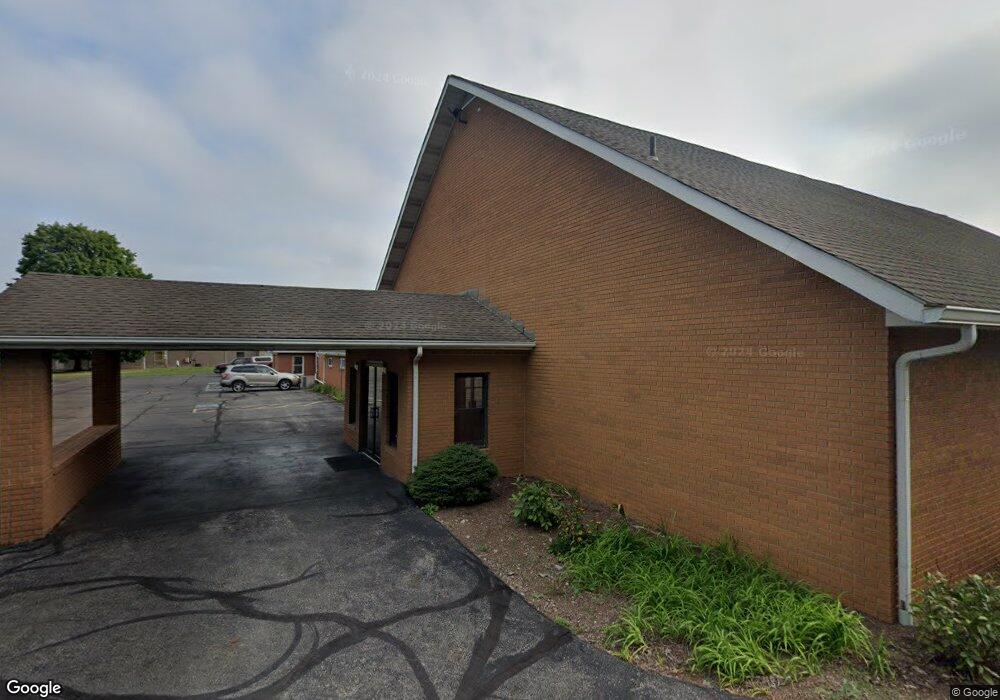 1555 N Court St, Circleville, OH 43113 - photo 1