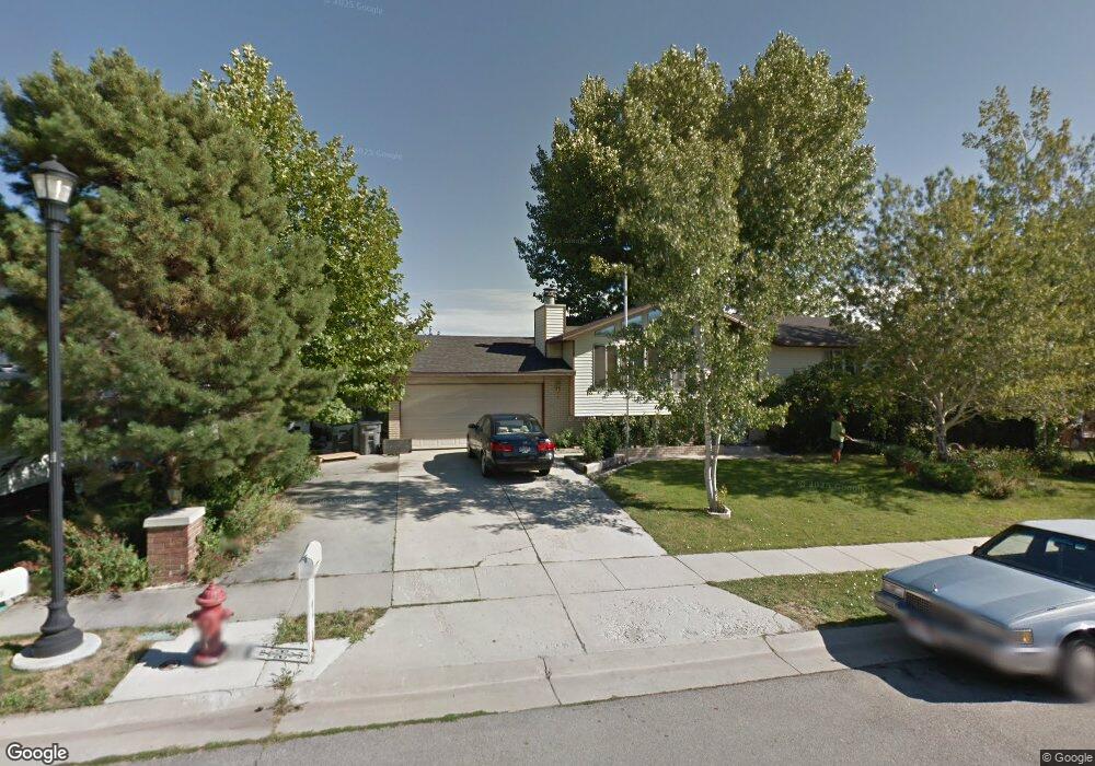 4264 W Yorkshire Cir, South Jordan, UT 84009 - photo 1