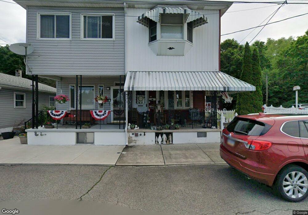 301 Clark St, Tamaqua, PA 18252 - photo 1