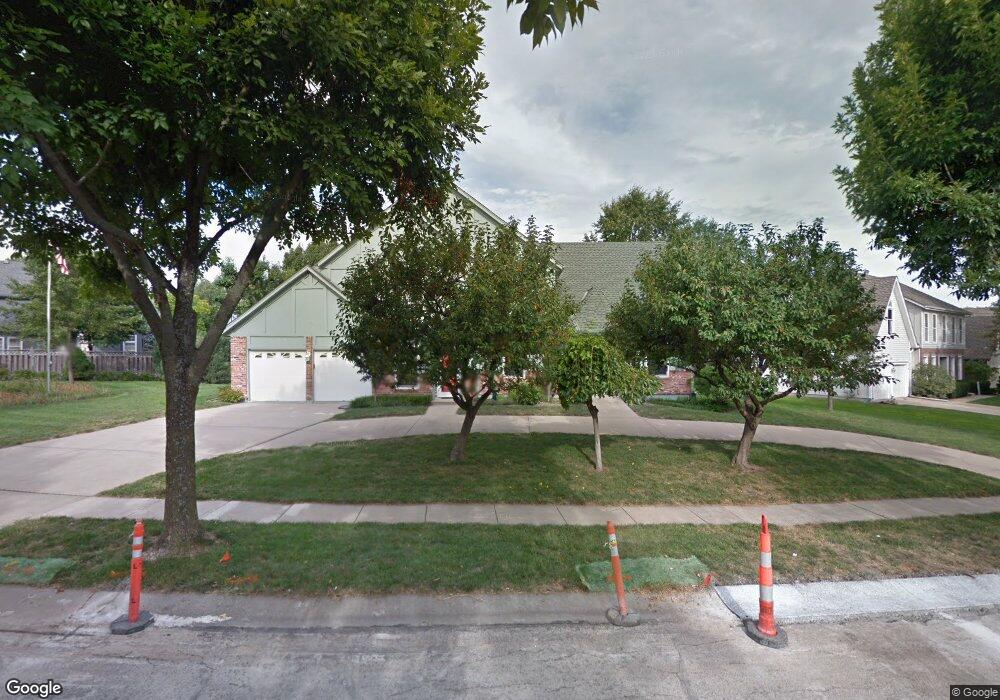 8526 Hall St, Lenexa, KS 66219 - photo 1