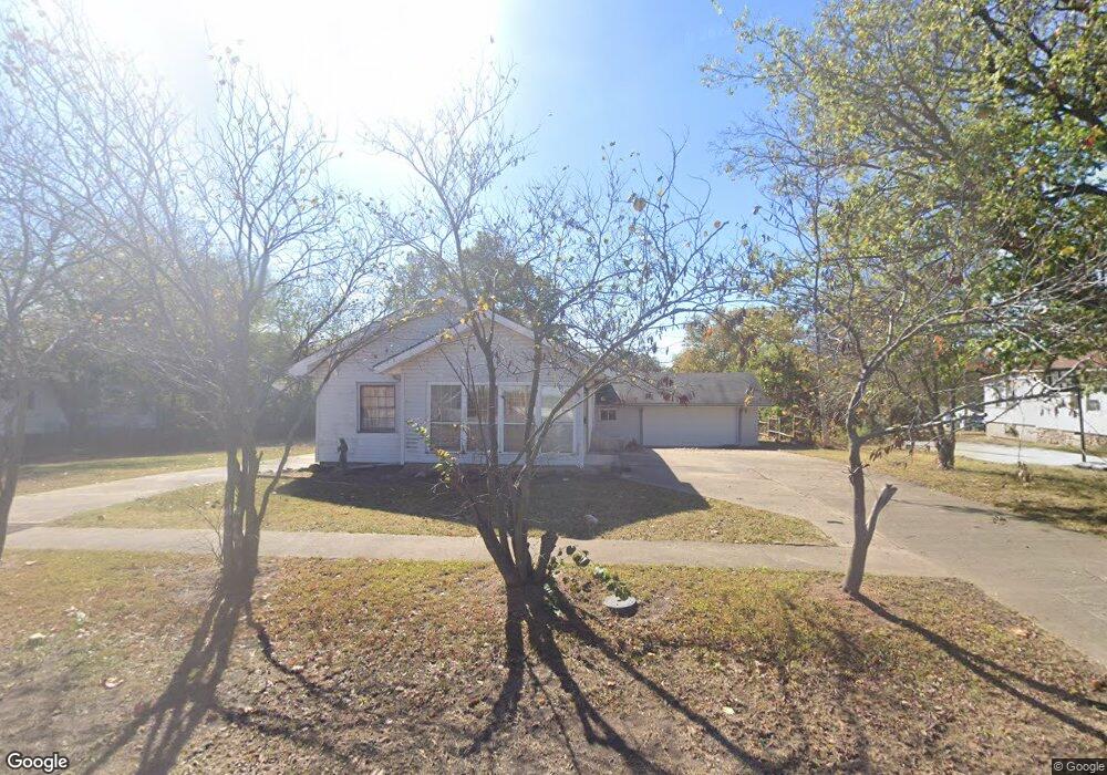 606 E 12th St, Okmulgee, OK 74447 - photo 1