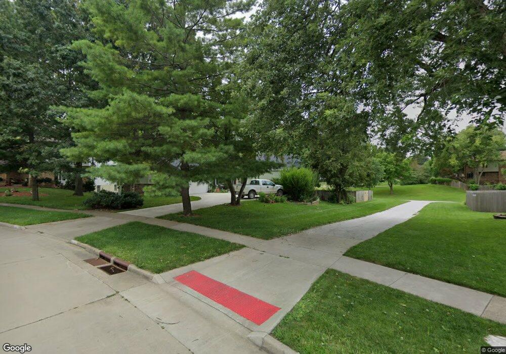 808 52nd St, West Des Moines, IA 50265 - photo 1