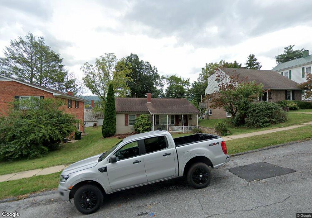 324 Walnut Ave, Waynesboro, VA 22980 - photo 1