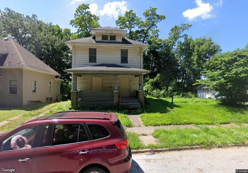 1717 W 10th St, Davenport, IA 52804 - photo 1