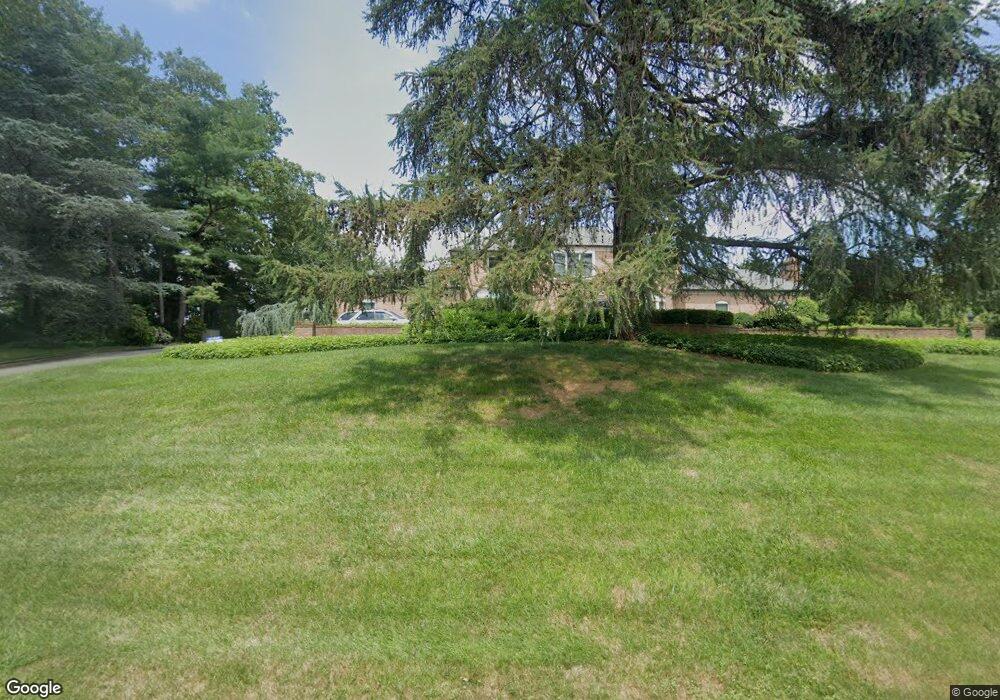 3 Vanderbilt Dr, Port Washington, NY 11050 - photo 1