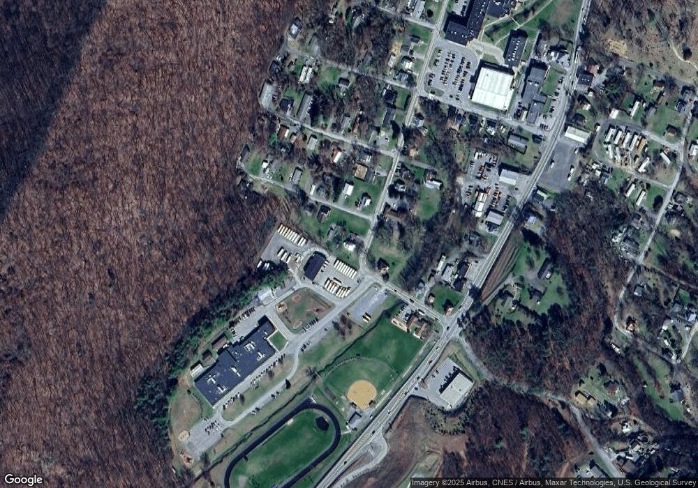 384 Concord Ave, Berkeley Springs, WV 25411 - photo 1