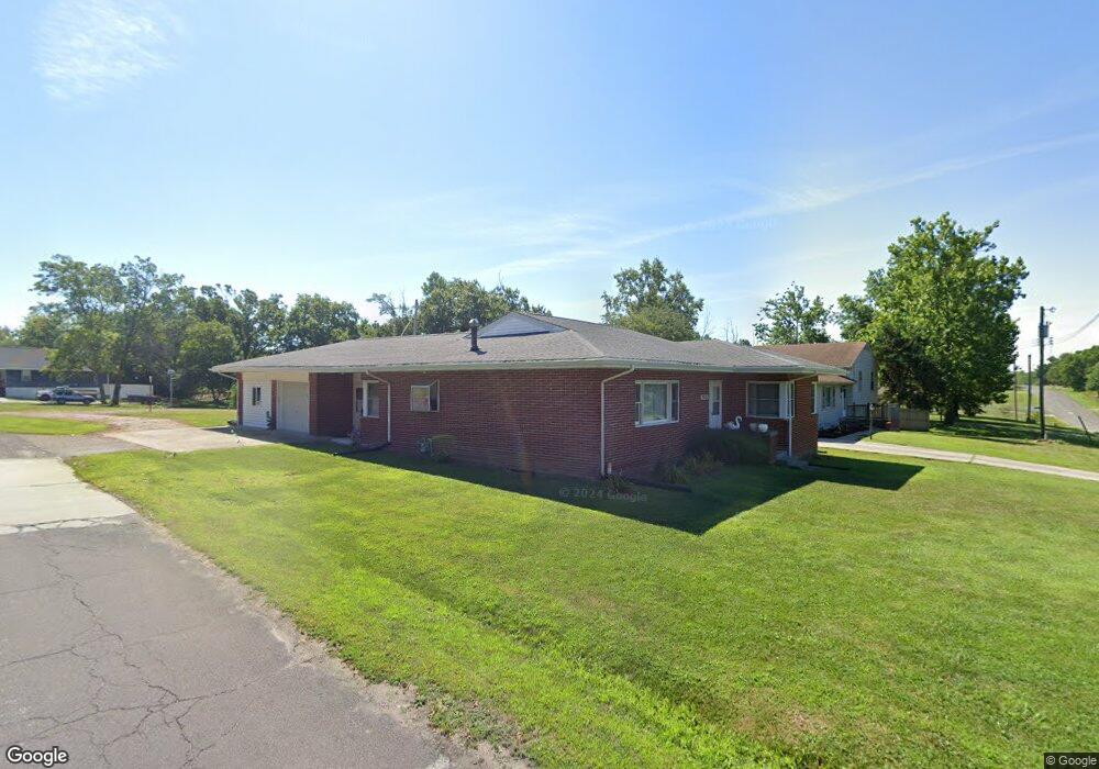 620 Holman Rd, Moberly, MO 65270 - photo 1