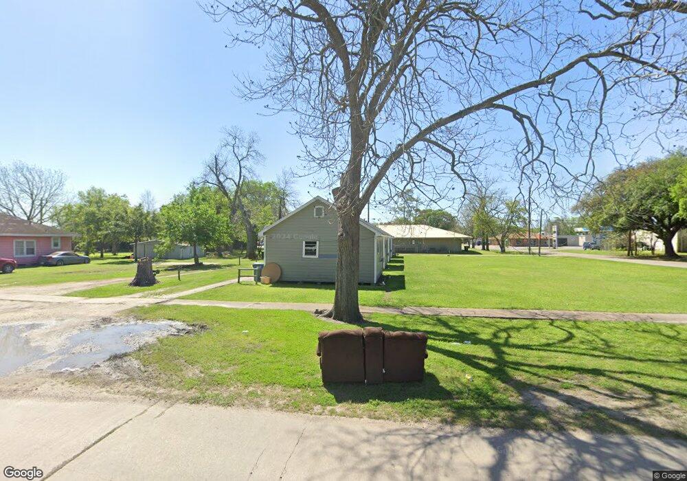 1504 8th St, Bay City, TX 77414 - photo 1