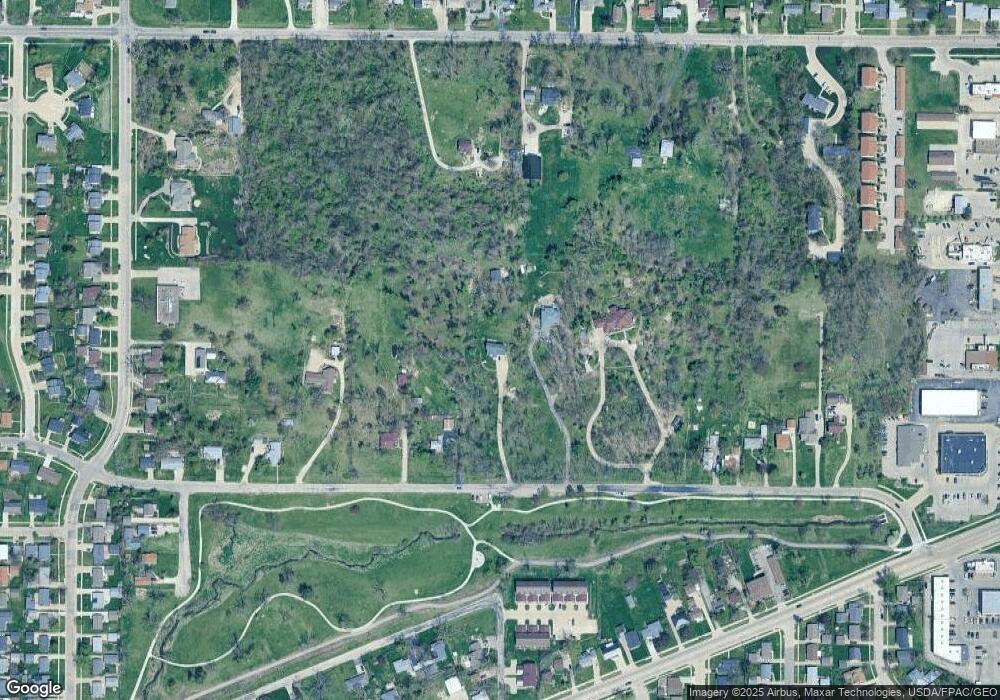 3850 Midway Dr NW, Cedar Rapids, IA 52405 - photo 1