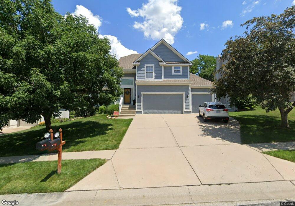 7315 Charles St, Shawnee, KS 66216 - photo 1