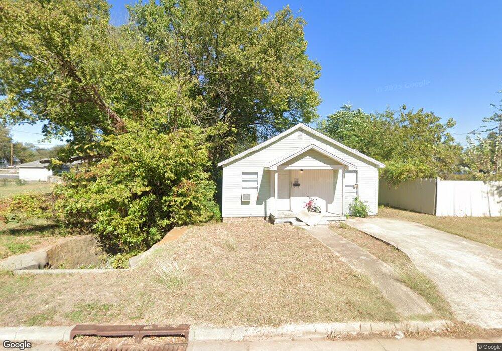 1022 E Whittaker St, Shawnee, OK 74801 - photo 1