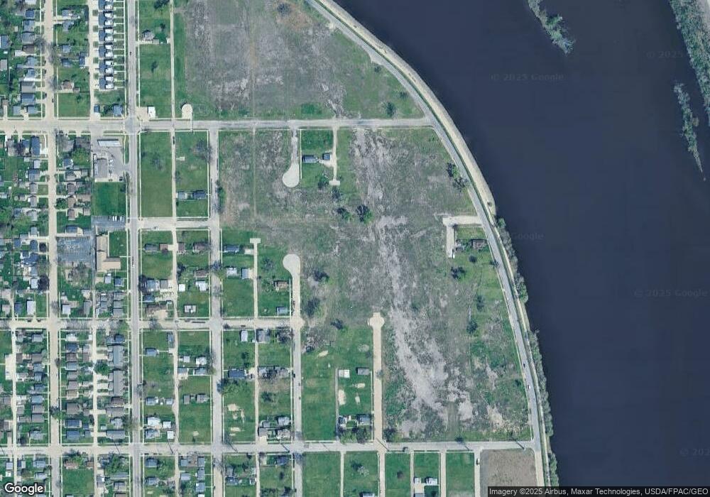 1426 4th St NW, Cedar Rapids, IA 52405 - photo 1