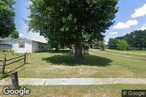 334 E Vining St, Plainville, IL 62365