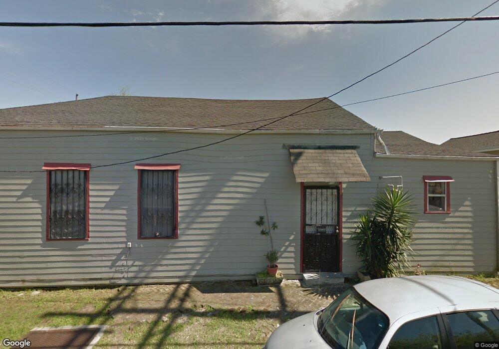 636 1st St, New Orleans, LA 70130 - photo 1
