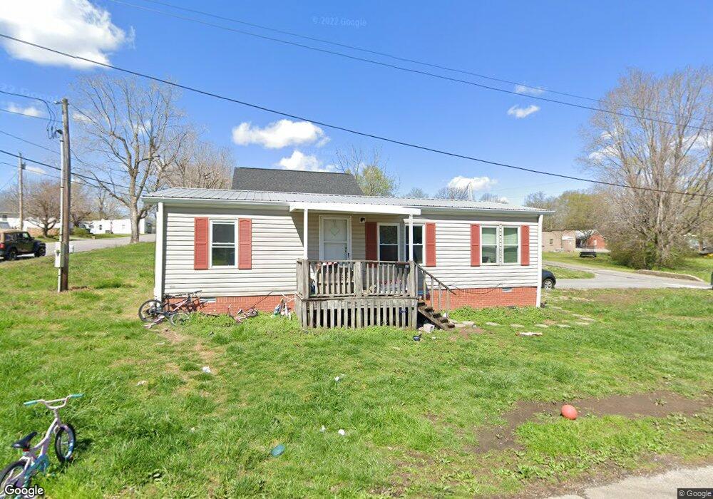 110 Bryant Ave, Dickson, TN 37055 - photo 1