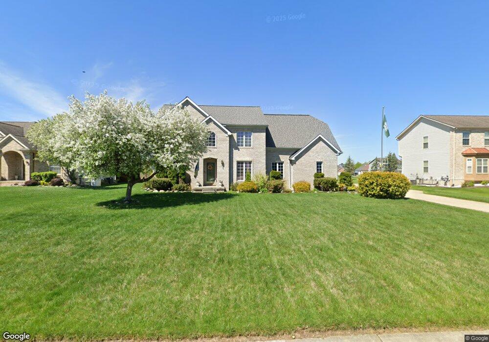 1096 Royalcrest Dr, Flint, MI 48532 - photo 1