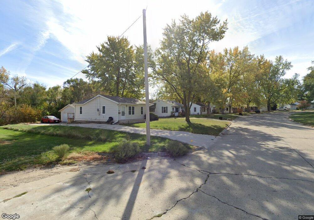 702 E 27th St S, Newton, IA 50208 - photo 1