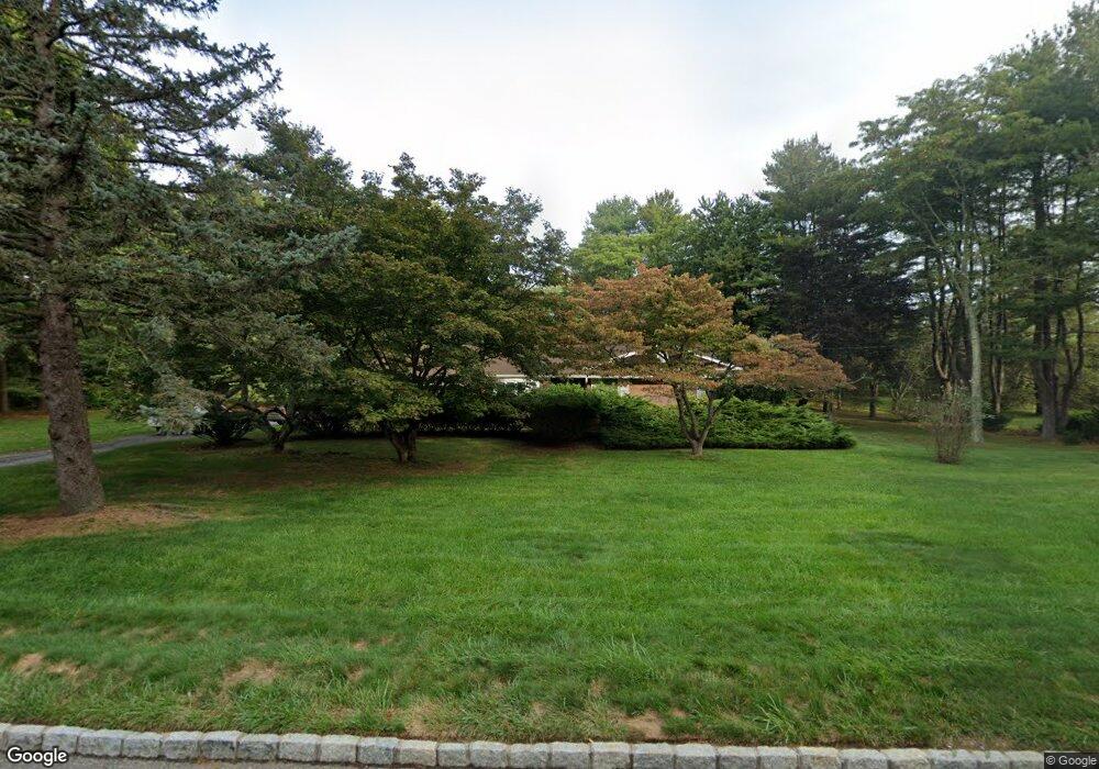 290 Laurel Ln, Syosset, NY 11791 - photo 1