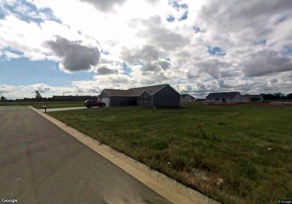 N9437 Hunter St, Appleton, WI 54915 - photo 1