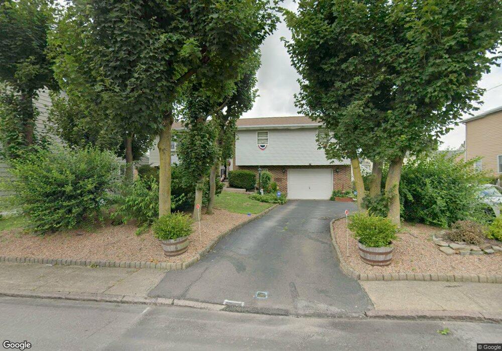 250 S Cedar St, Hazleton, PA 18201 - photo 1