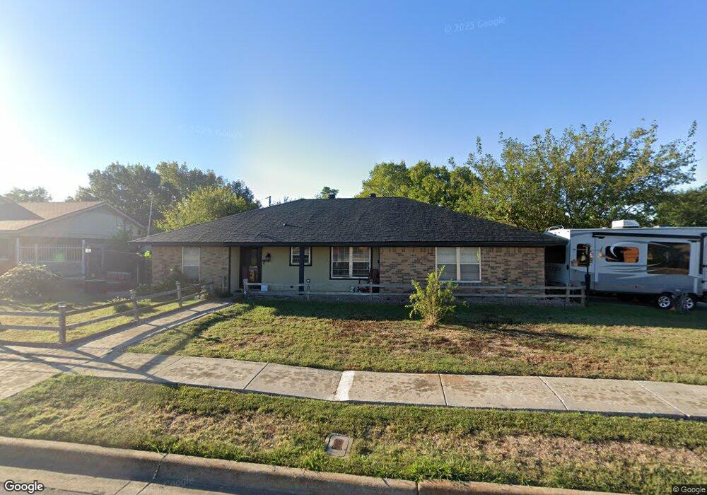 721 Regency Dr, Hurst, TX 76054 - photo 1