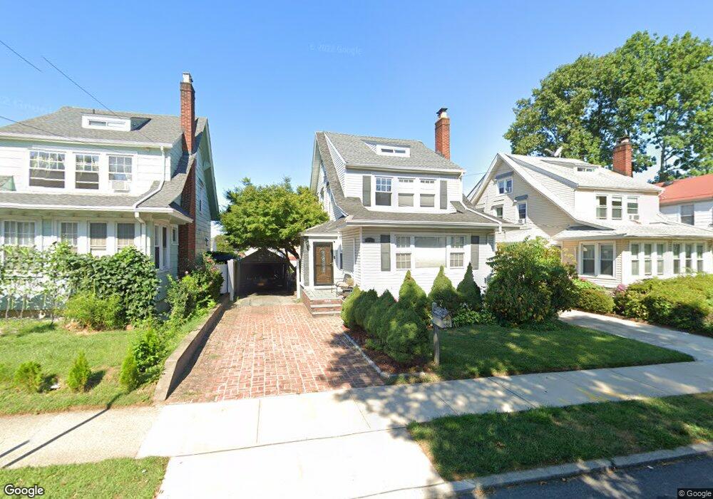 3320 167th St, Flushing, NY 11358 - photo 1